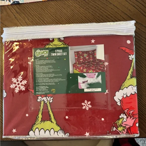 Grinch 3-Piece Twin Sheet Set - Picture 5 of 6